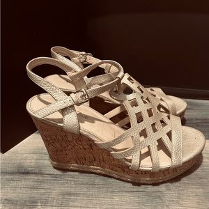 Platform Heels/Cream Color